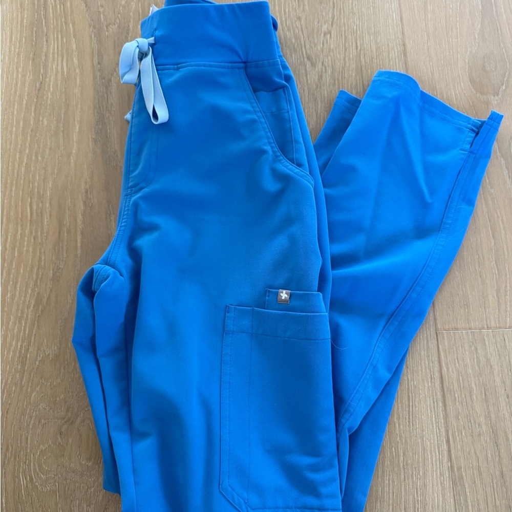 Figs women’s Capri Blue Scrubs Set XS